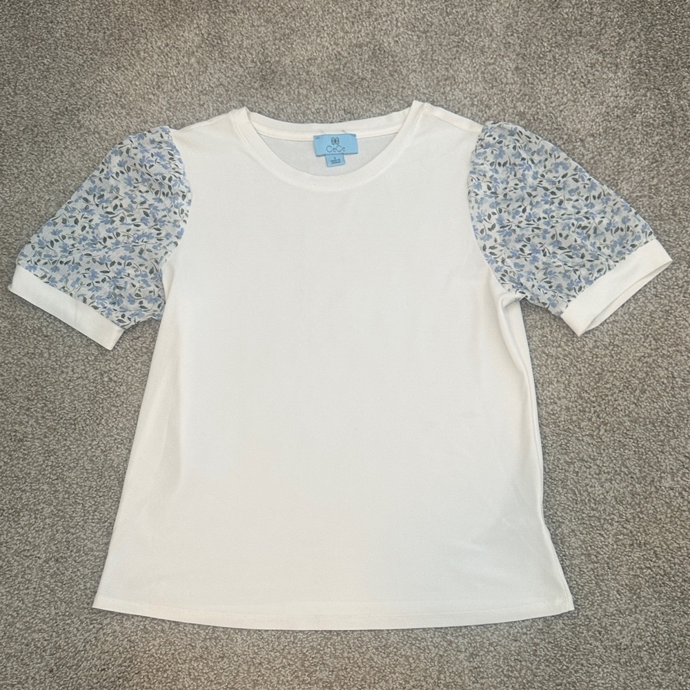 CeCe White Tee with Blue Floral Sleeves Small